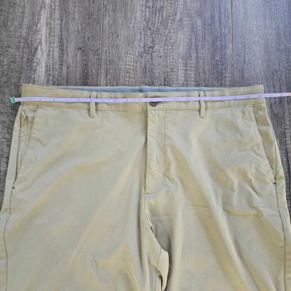 Tommy Bahama Boracay Performance Shorts‎ Mens 40 Khaki Tan Stretch Golf Casual